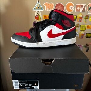 Nike Air Jordan 1 Mid Black Red White
